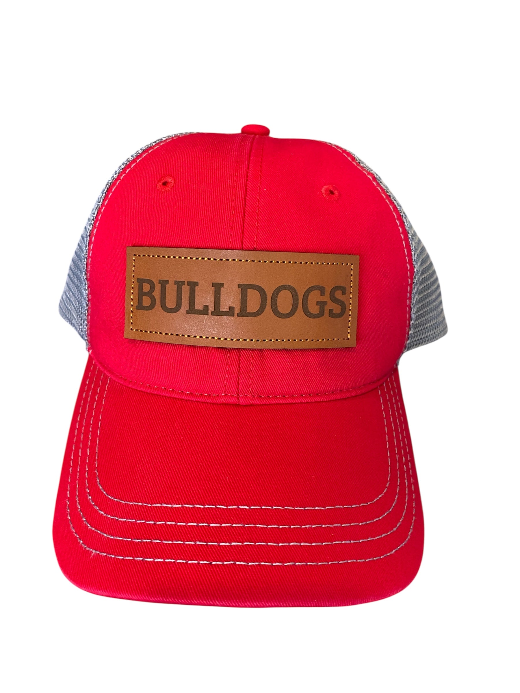Unstructured Leather Patch BULLDOGS trucker hat in red/gray mesh